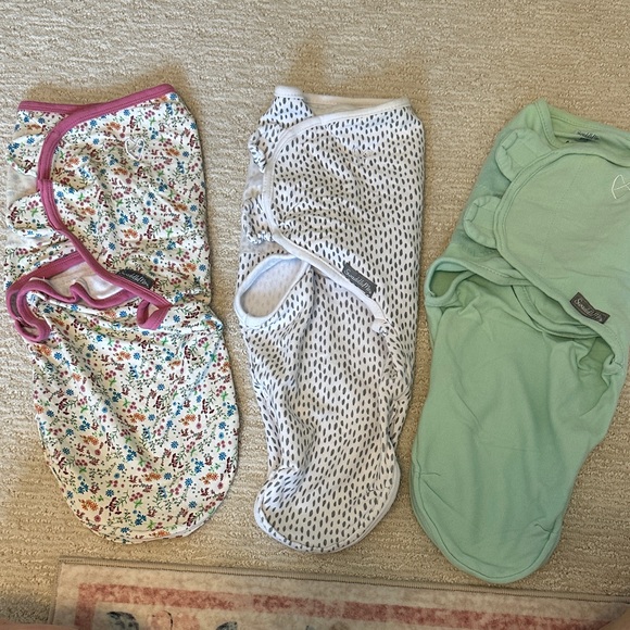 SwaddleMe Set of Three Small / Medium Like New - Picture 1 of 3